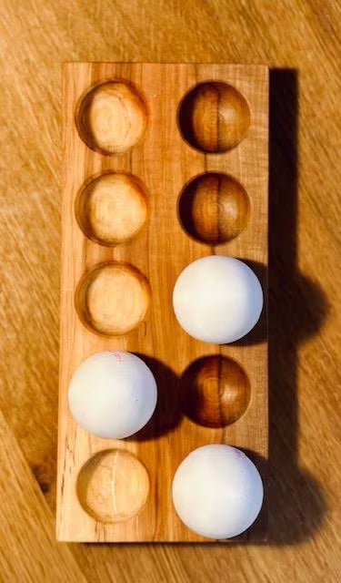 Eierbecher mit Platz für 10 Eier von oben