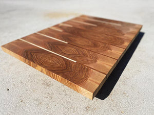 exklusives Stirnholz Schneidebrett aus Eschenholz aus dem eigenen Wald mit 6 cm Dicke