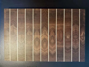 Stirnholzschneidebrett aus französischem Nussbaum von oben