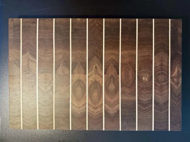 Stirnholzschneidebrett aus französischem Nussbaum von oben