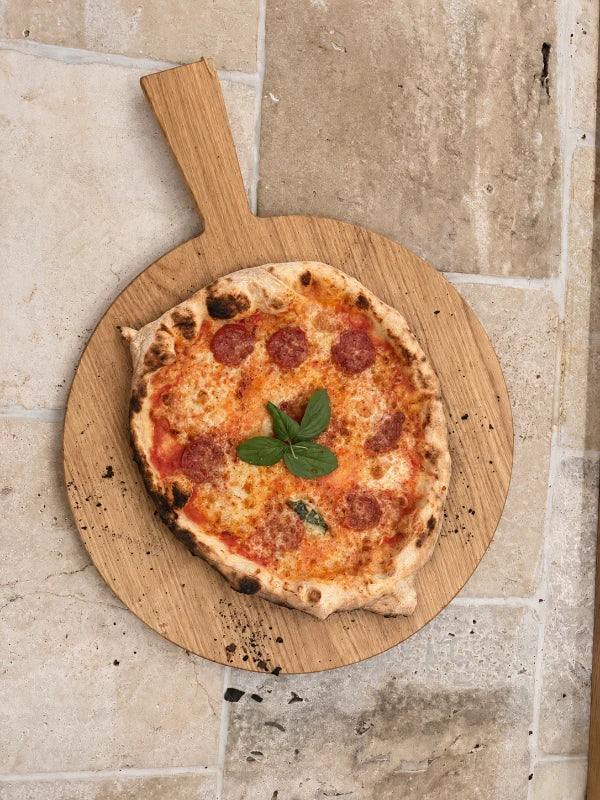 Pizzabrett aus Eiche mit Griff